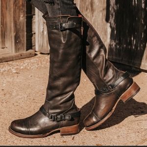 Freebird by Steve Madden size 9 Roadey in black